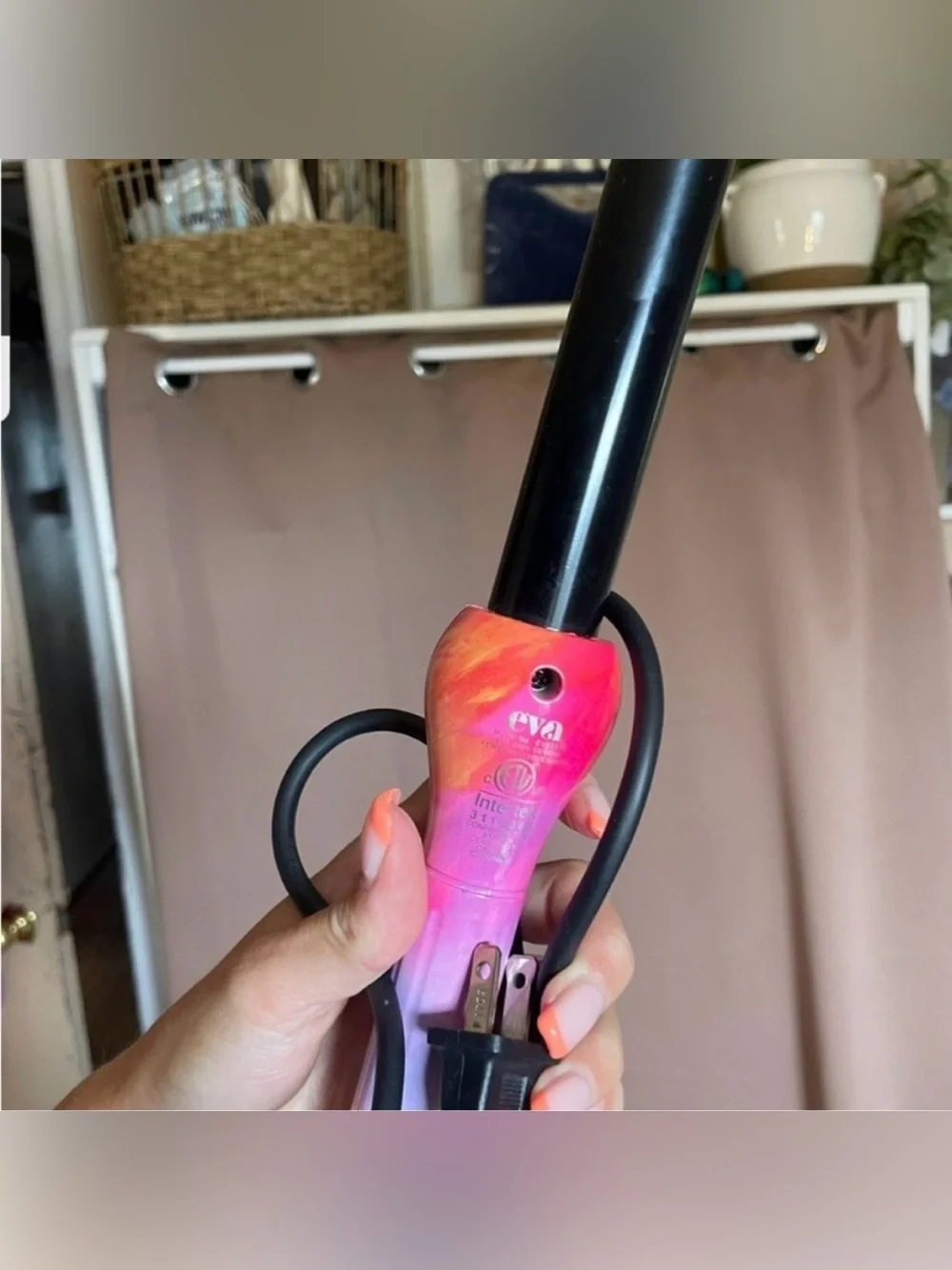 Eva hair NYC curling iron like new condition